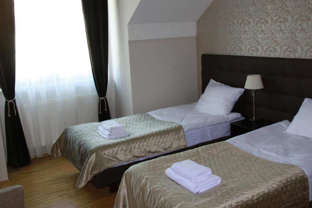 Hotel Oriza Gdów Oda fotoğraf