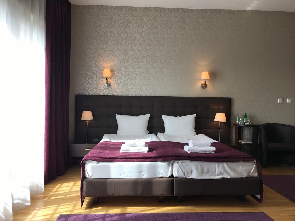 Hotel Oriza Gdów Dış mekan fotoğraf