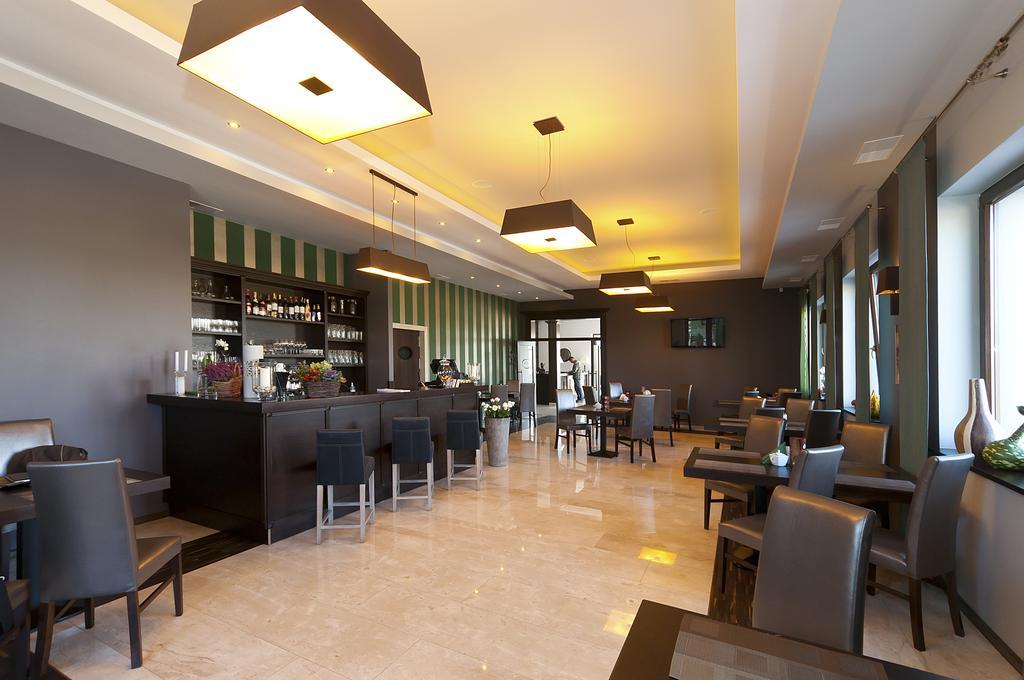 Hotel Oriza Gdów Dış mekan fotoğraf