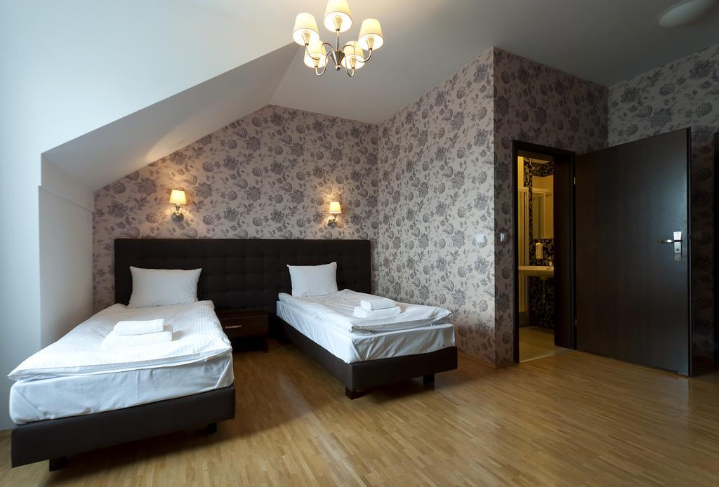 Hotel Oriza Gdów Dış mekan fotoğraf