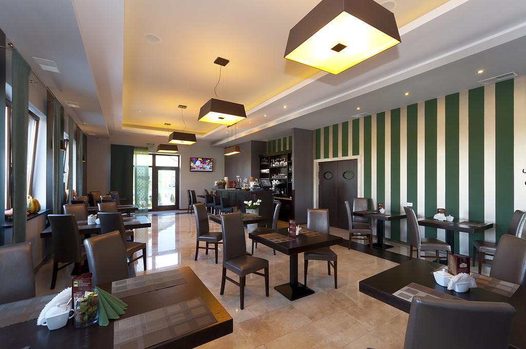 Hotel Oriza Gdów Dış mekan fotoğraf