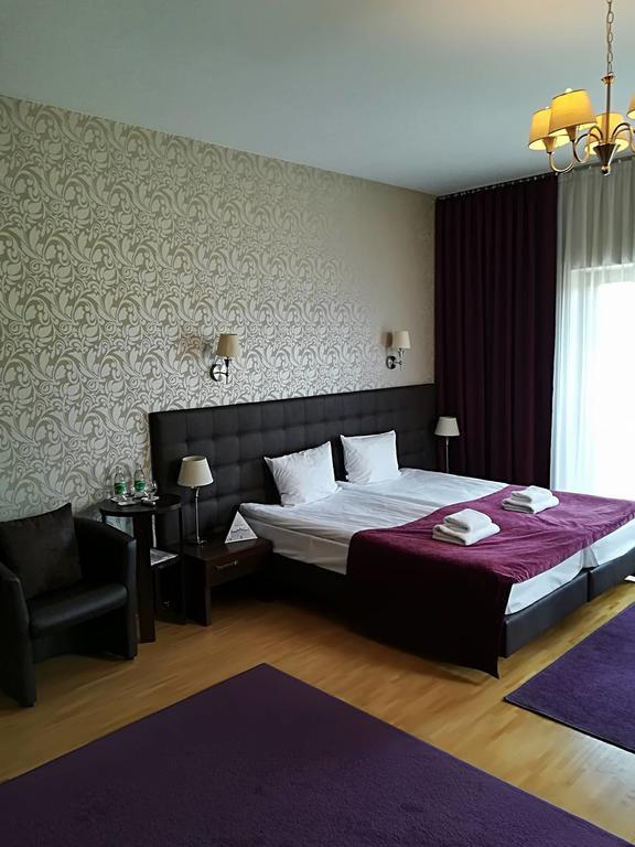 Hotel Oriza Gdów Dış mekan fotoğraf