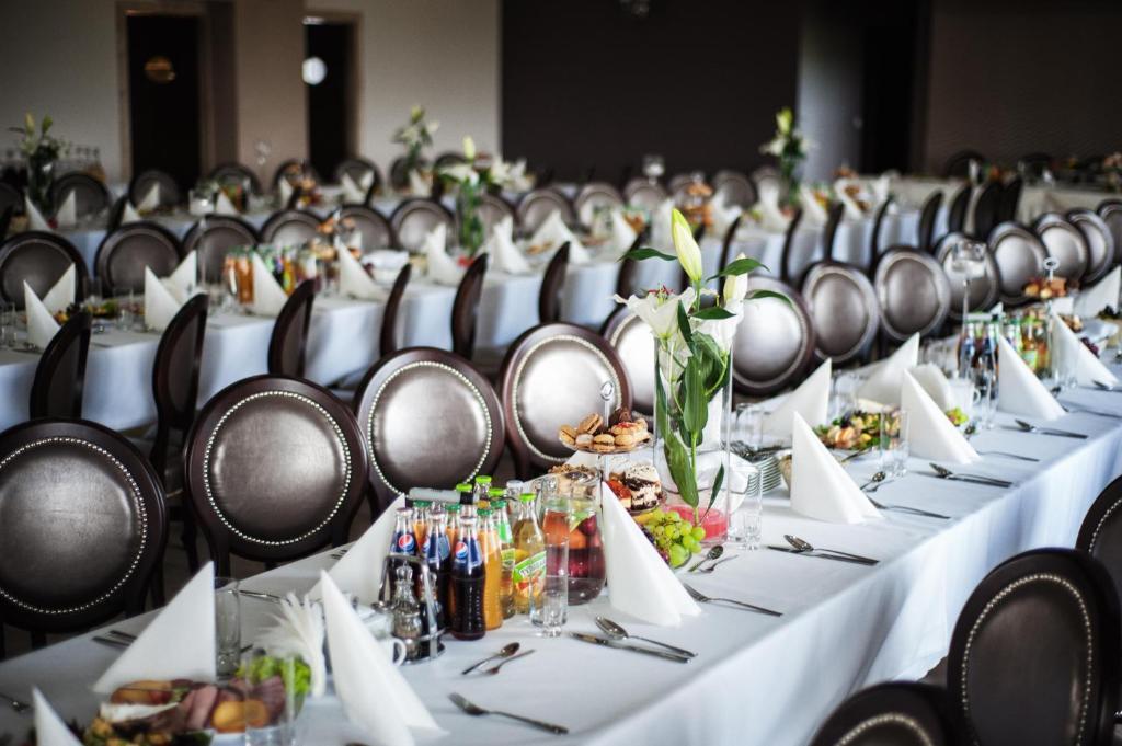 Hotel Oriza Gdów Dış mekan fotoğraf