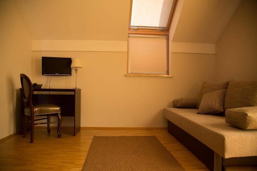 Hotel Oriza Gdów Dış mekan fotoğraf